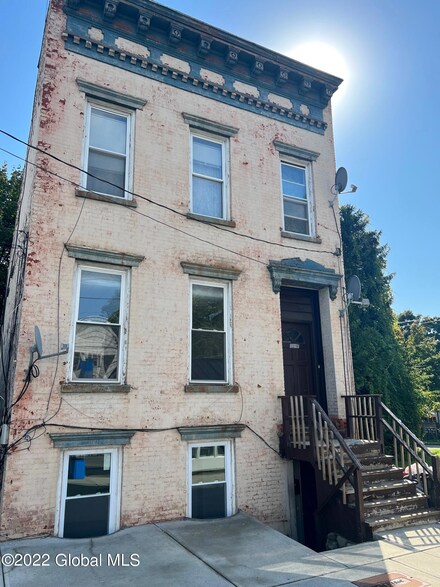 1237 Broadway, Menands, NY 12204
