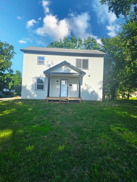 304 S Fulton St, Lacon, IL 61540