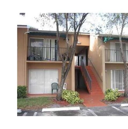 1129 Lake Victoria Dr Unit G, West Palm Beach, FL 33411
