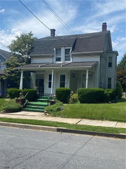 20 S Whitfield St, Nazareth, PA 18064