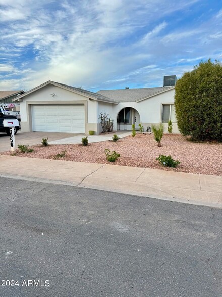 5656 S 45th Place Unit 5, Phoenix, AZ 85040