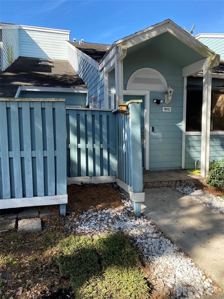 1812 Racquet Ct, North Lauderdale, FL 33068