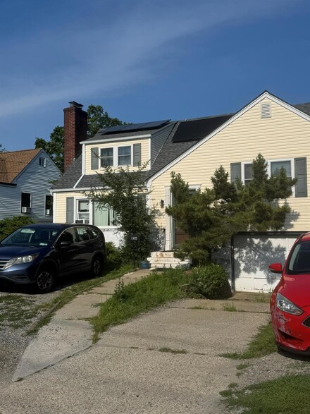 156 Brookside Ave, Roosevelt, NY 11575