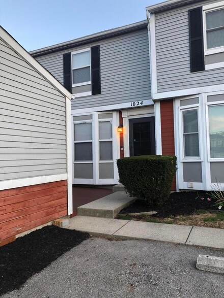 1024 Annagladys Dr Unit P3, Worthington, OH 43085