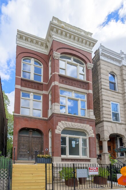 1129 N Damen Ave, Chicago, IL 60622