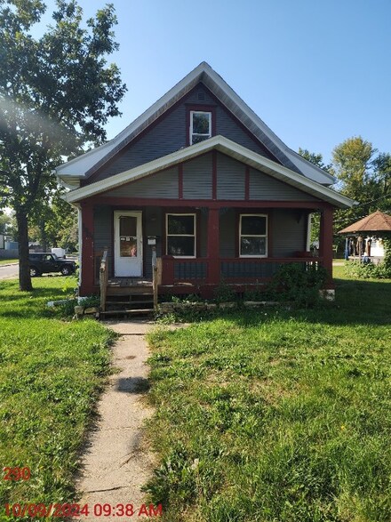 1901 Johnson Ave NW, Cedar Rapids, IA 52405