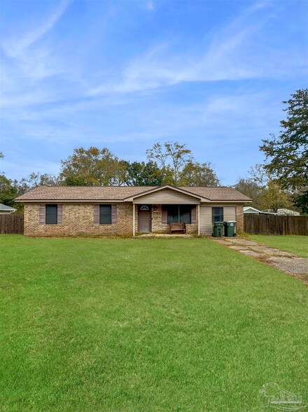 1374 Tobias Rd, Cantonment, FL 32533