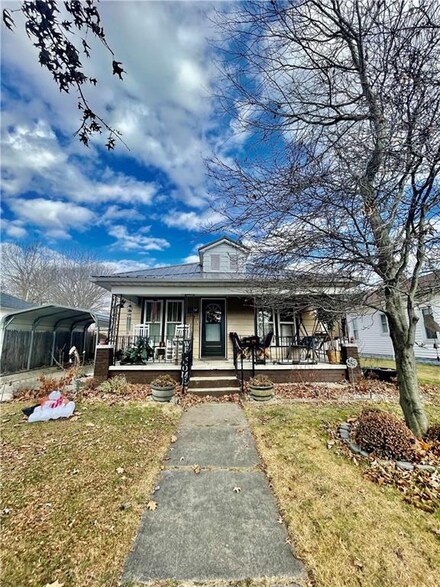 935 Walnut St, Clinton, IN 47842