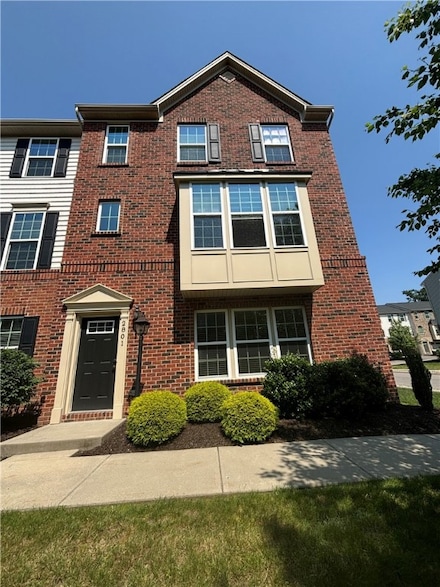 2801 Pointe View Dr, Mars, PA 16046