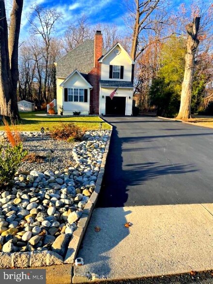 523 E 2nd St, Moorestown, NJ 08057