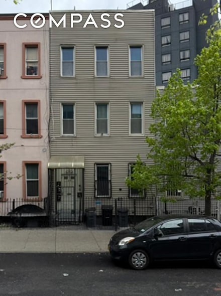 29 Fayette St, Brooklyn, NY 11206