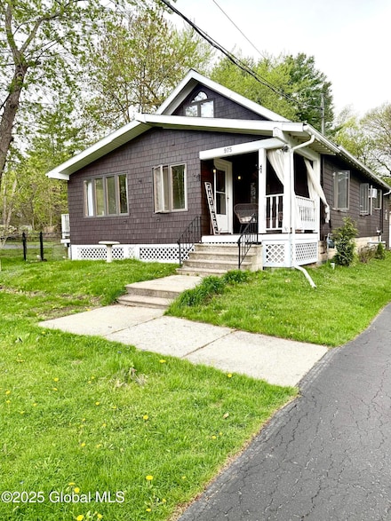 975 Riverview Rd, Schenectady, NY 12309