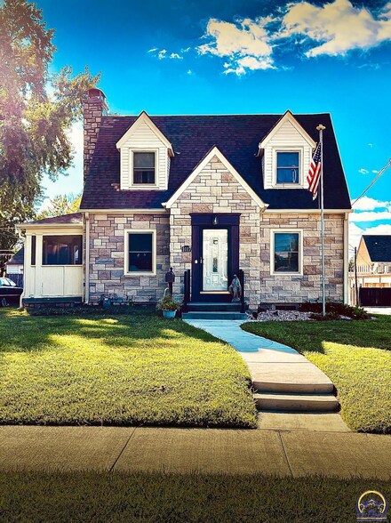 1017 SW Lincoln St, Topeka, KS 66604