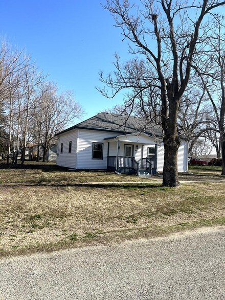 401 E 6th St, Solomon, KS 67480