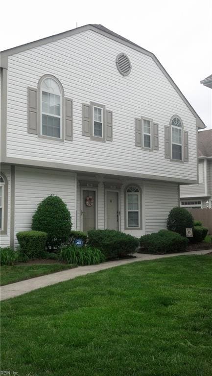 1208 Daylily Dr, Chesapeake, VA 23320