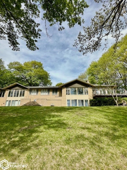 6124 Nikonha Place, Burlington, IA 52601