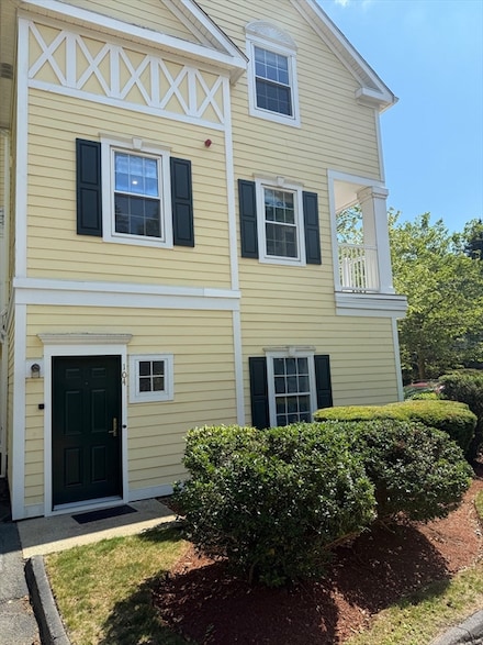 104 Gazebo Cir Unit 104, Reading, MA 01867