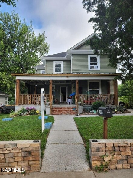1009 Connecticut Ave, Knoxville, TN 37921