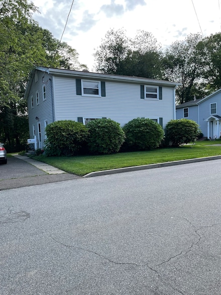 19 Bloomfield Dr, Fairfield, CT 06825