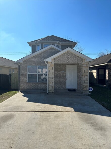5639 Lotus St, Houston, TX 77085