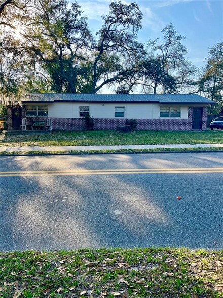 1109 E Seneca Ave, Tampa, FL 33612