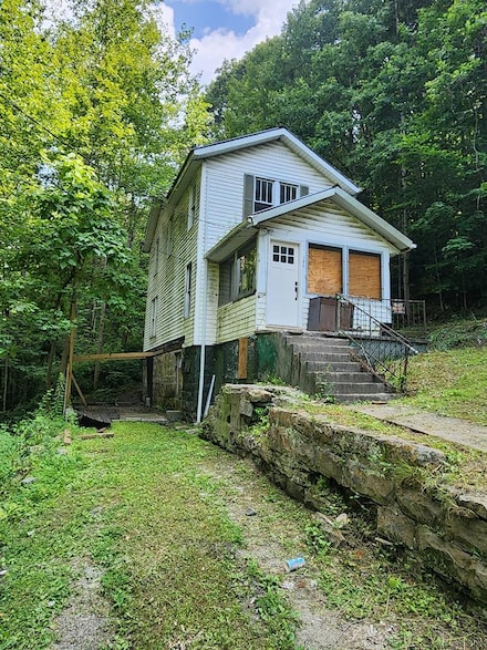 210 Callahan Ave, Appalachia, VA 24216