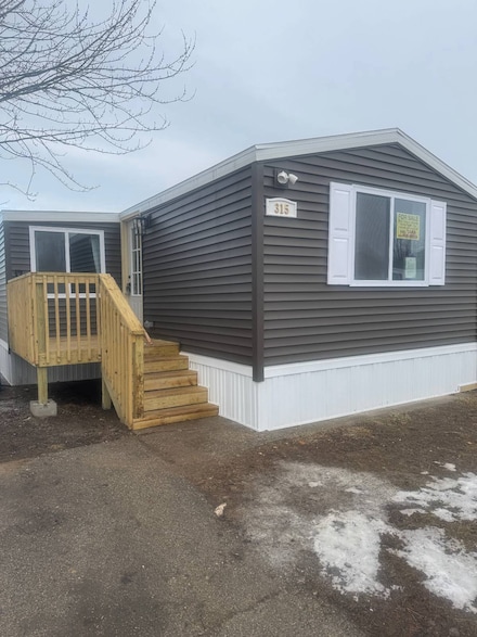 315 N Hardwick Dr SW, Grand Rapids, MI 49548