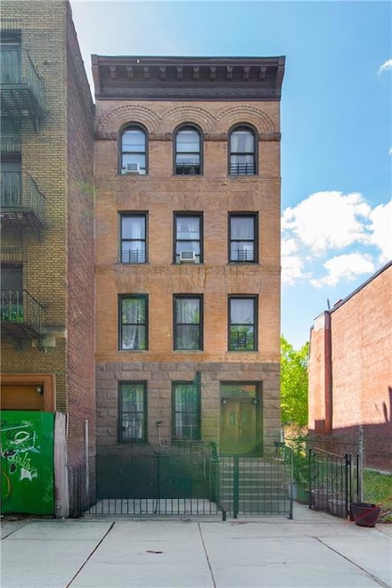 458 Halsey St, Brooklyn, NY 11233