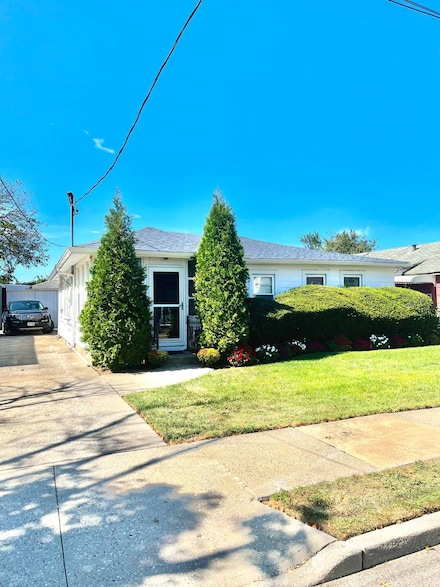 315 Beach 149th St, Rockaway Park, NY 11694