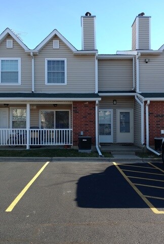 1313 E Wyndham Cir Unit 103, Palatine, IL 60074