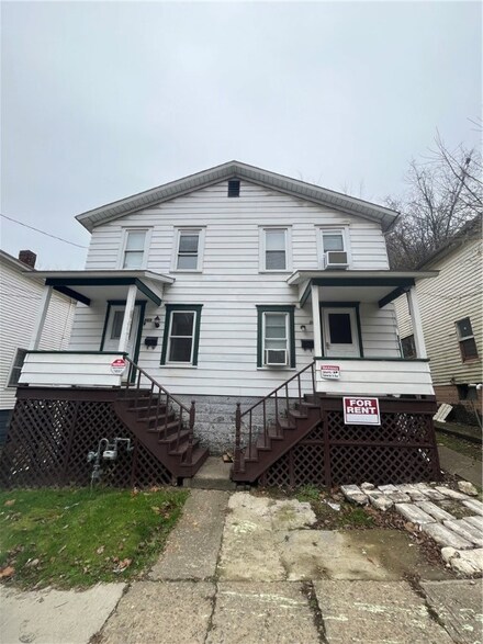 165 Baker St, Aliquippa, PA 15001