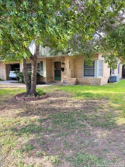 215 Green Meadow Blvd, San Antonio, TX 78213
