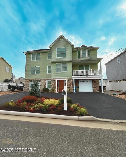 425 Bayview Ave, Union Beach, NJ 07735