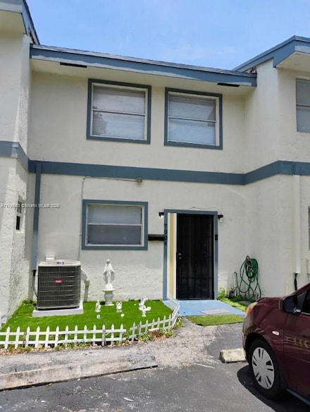 7904 SW 8th St, North Lauderdale, FL 33068