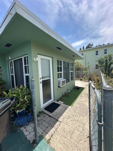 1126 N H St, Lake Worth, FL 33460