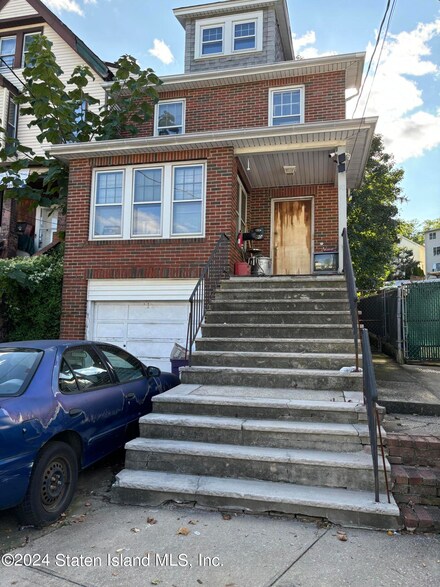 90 Targee St, Staten Island, NY 10304