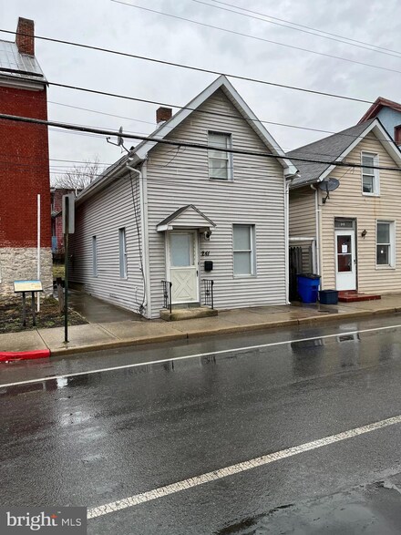 241 N Locust St, Hagerstown, MD 21740