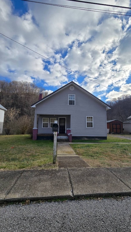261 Riverside Dr, Prestonsburg, KY 41653