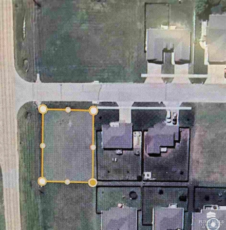 1702 NW 9th St, Abilene, KS 67410