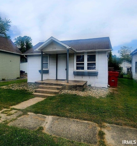 206 N Franklin St, Mentone, IN 46539