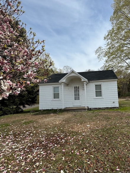 848 New Haven Rd, Naugatuck, CT 06770