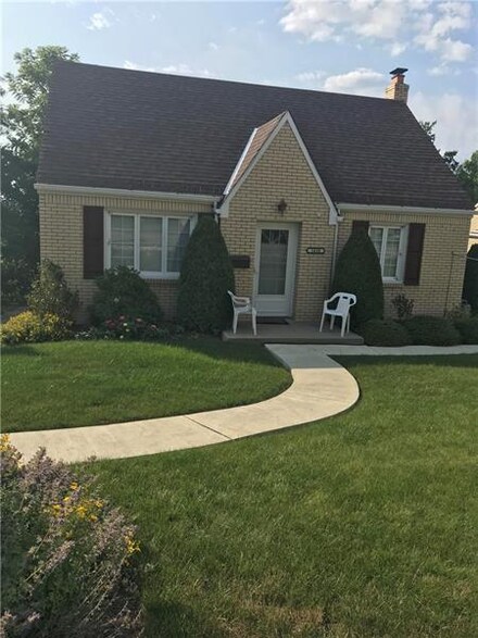1430 Blossom Hill Rd, Pittsburgh, PA 15234