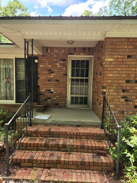 224 Holbrook Dr, Ladson, SC 29456