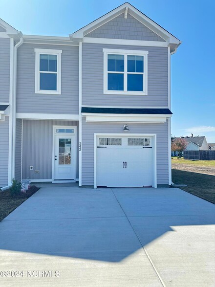 142 Jansen Ln, Winnabow, NC 28479