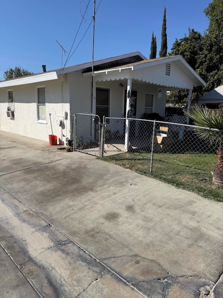 53 N Prospect St, Porterville, CA 93257