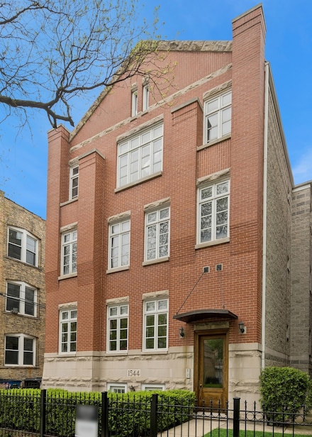 1544 W Addison St Unit 1, Chicago, IL 60613