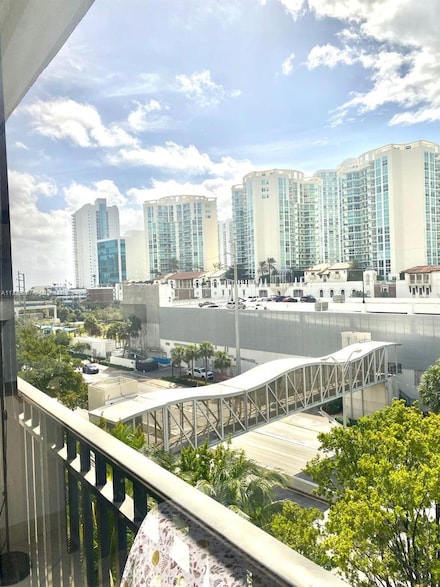 16909 N Bay Rd Unit 714, Sunny Isles Beach, FL 33160