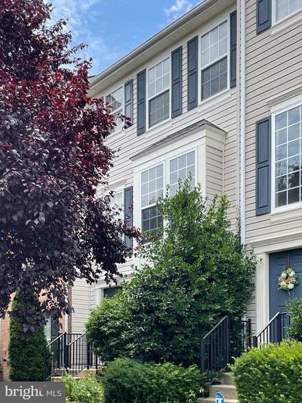 9 Caterham Ct, Rosedale, MD 21237