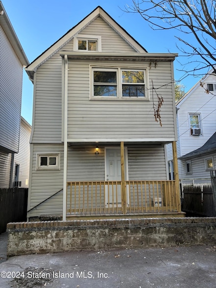 143 Simonson Ave, Staten Island, NY 10303