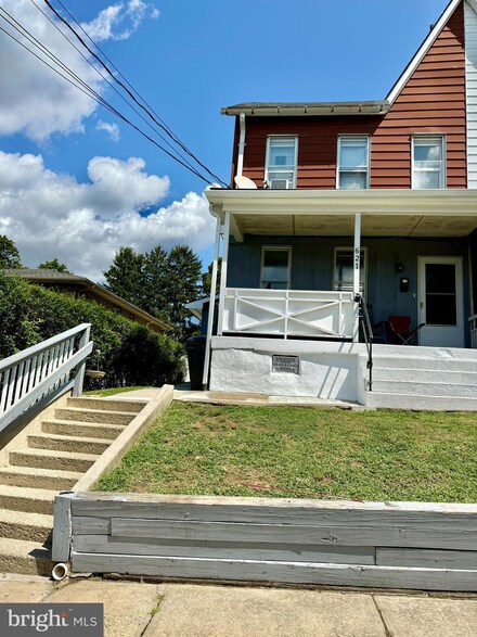 621 N Sherman St, Allentown, PA 18109